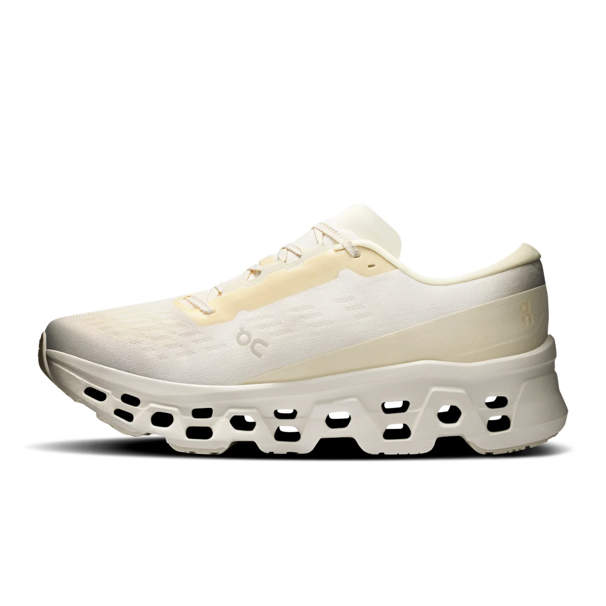 On Cloudmonster 3 - Ivory | Ray True to size